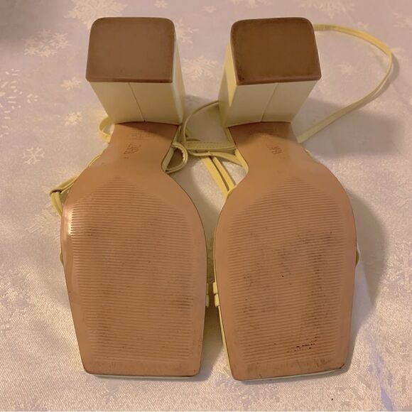 Zara Sandals Block Heels Yellow Ankle Straps Sz 6.5 has issue see 2nd pic - Picture 6 of 7